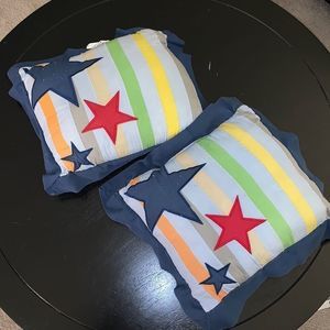 2 toss pillows